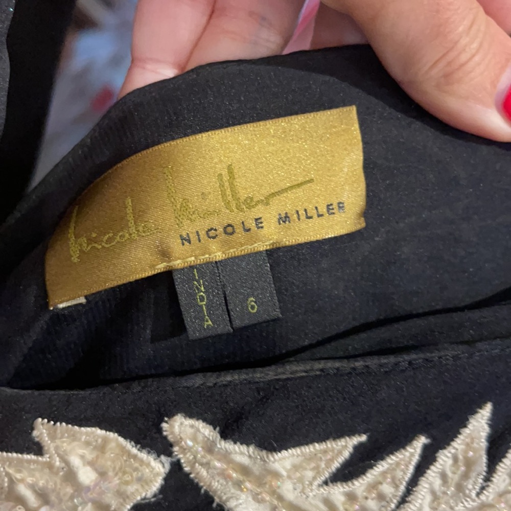 Nicole Miller black column embroidered gown with back slit - Picture 5 of 5